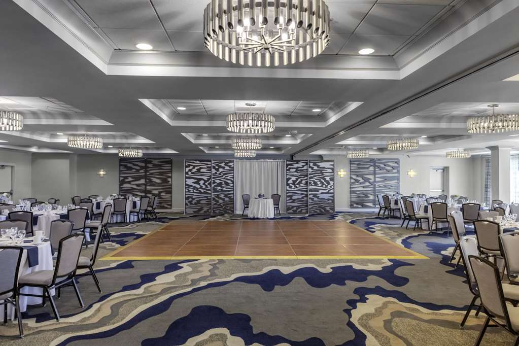 Фото Hilton Garden Inn Freeport Downtown