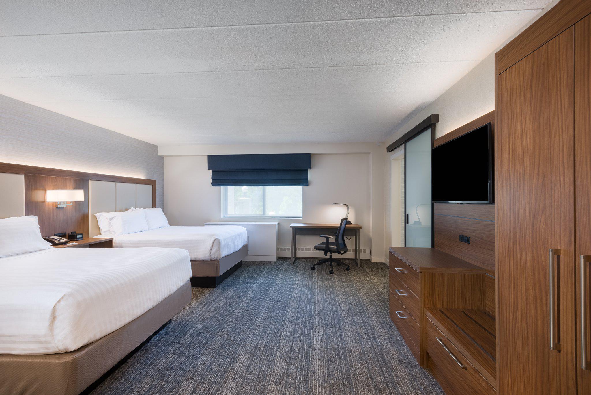 Фото Holiday Inn Express Boston - Waltham, an Ihg Hotel