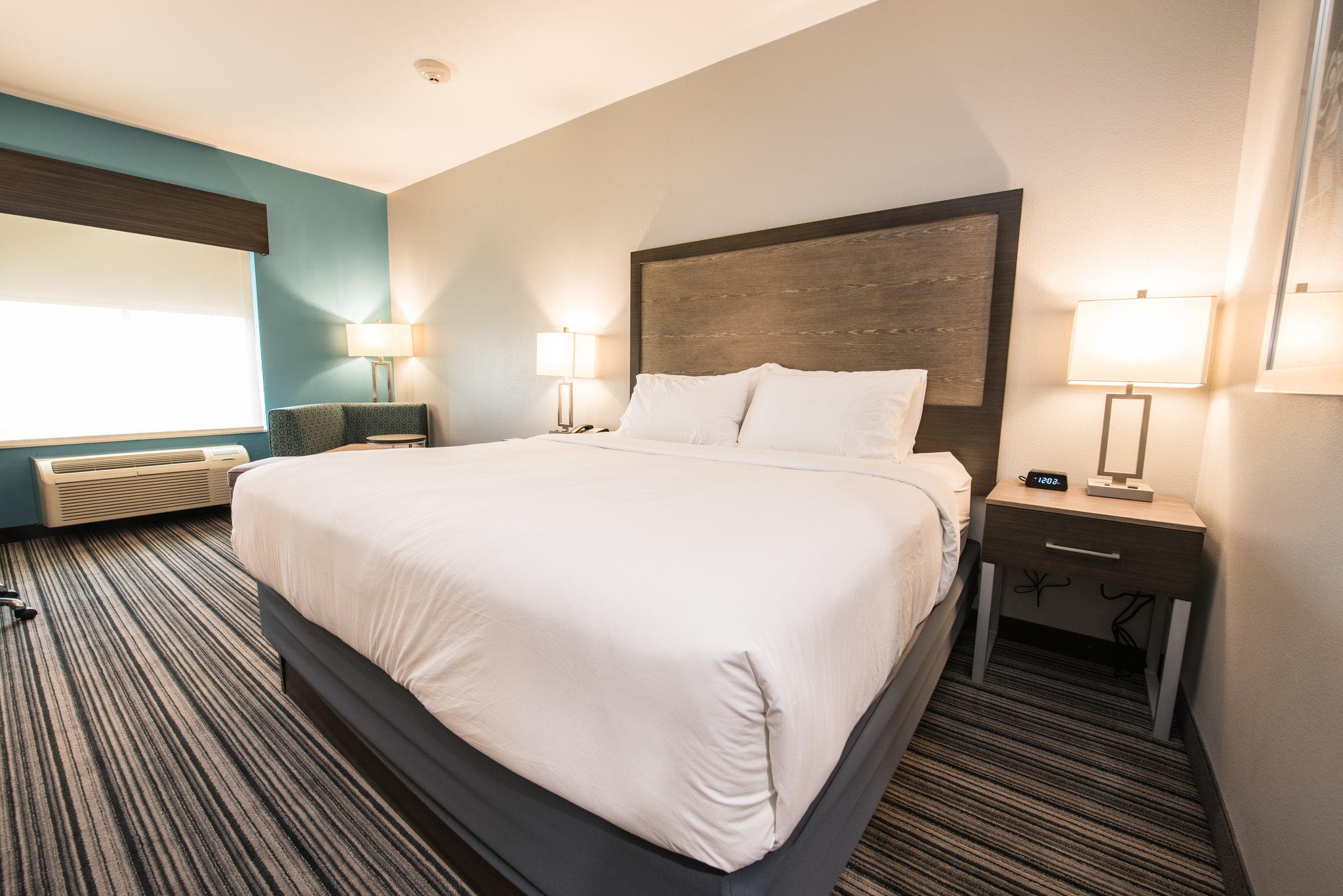 Фото Holiday Inn Express & Suites Houston - Hobby Airport Area, an Ihg Hotel