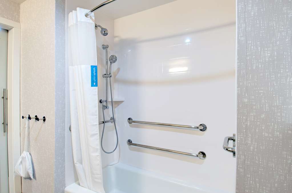 Фото Hampton Inn & Suites Portland West