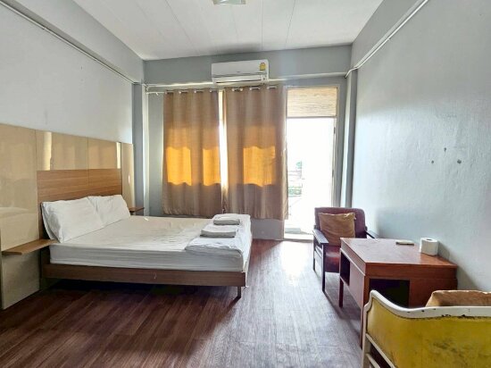 Фото D House Hostel