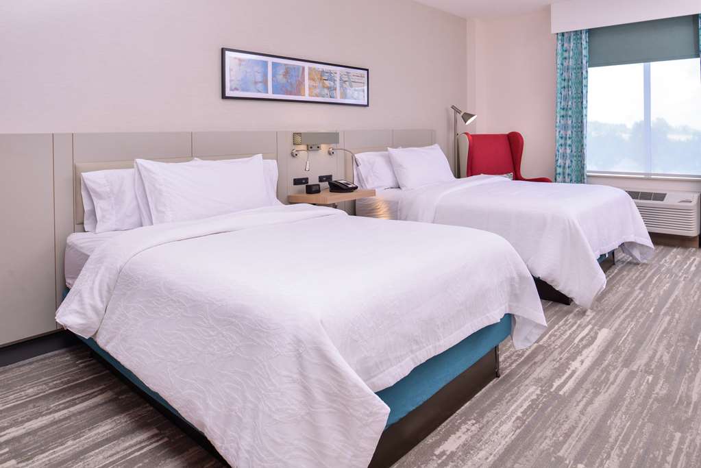 Фото Hilton Garden Inn Kansas City Airport