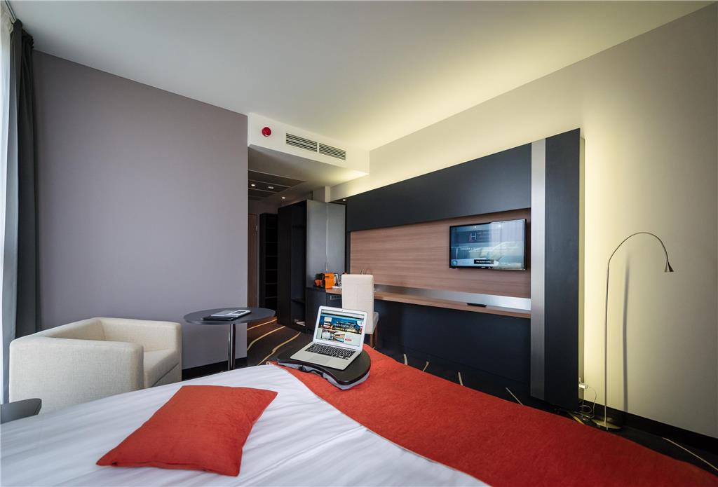 Фото Best Western Plus Lakeside Hotel