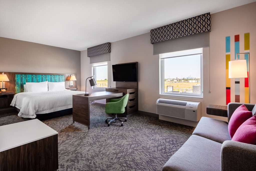 Фото Hampton Inn & Suites by Hilton Edmonton St. Albert