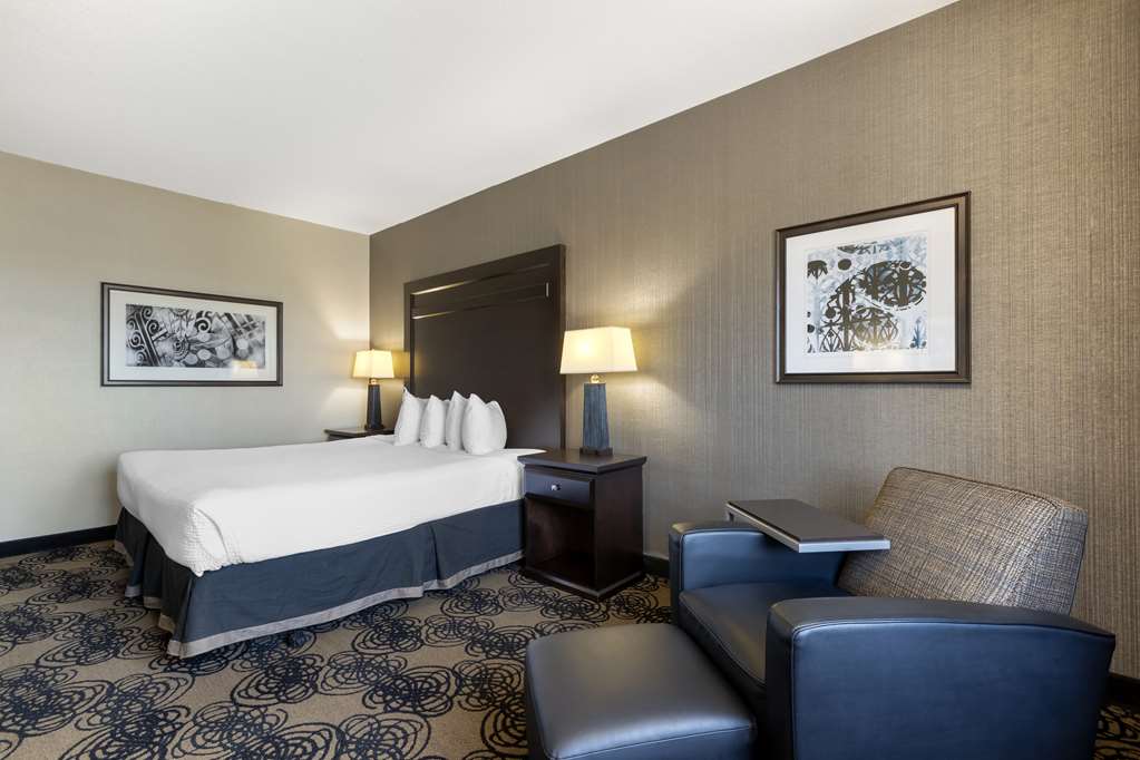 Фото Best Western Plus Midwest Inn