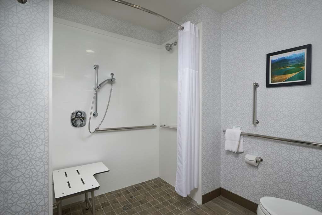 Фото Hampton Inn by Hilton Burley