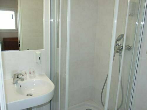 Гостиница Best Hotel Lyon St Priest в Сен-Приесте