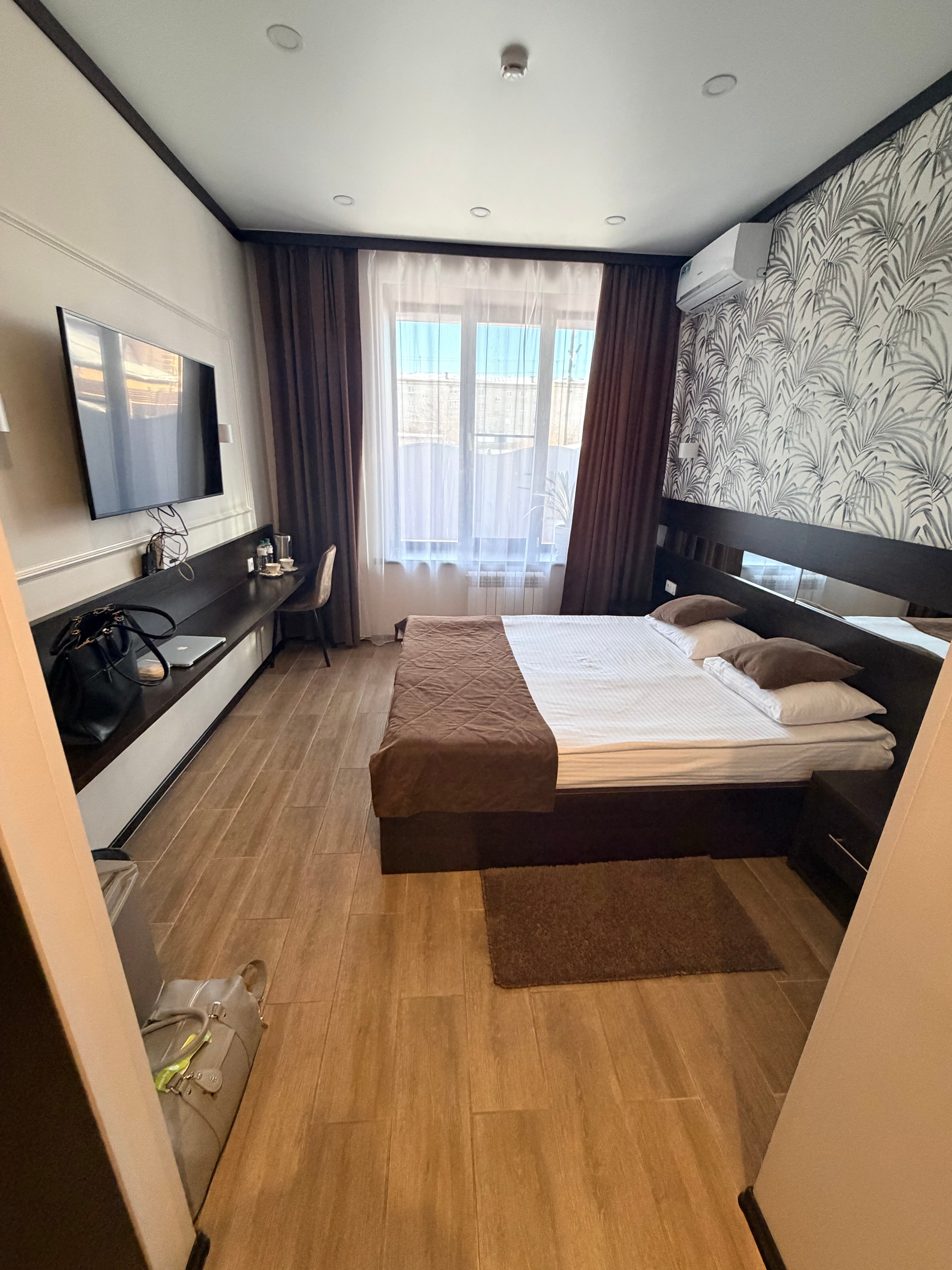 Фото Holiday Hotel