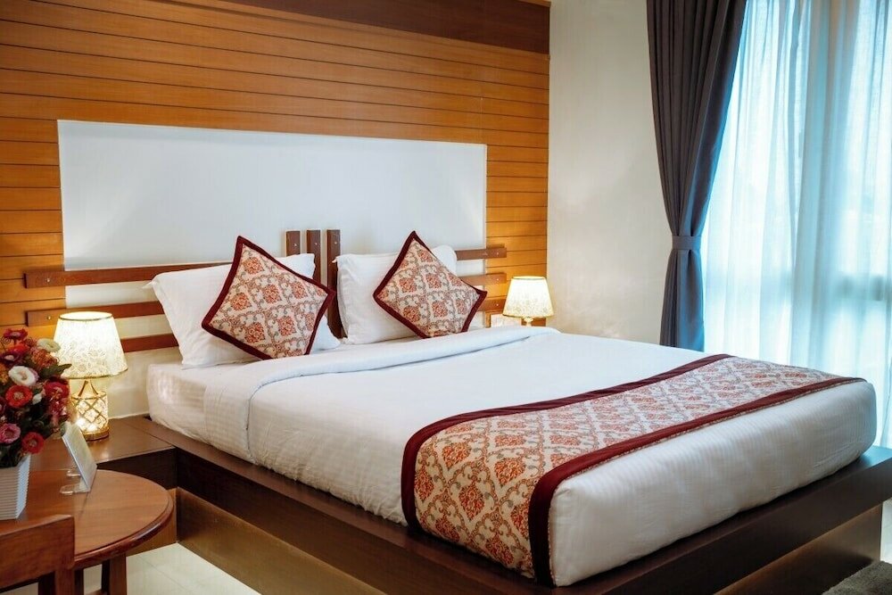 Фото Hotel Hilltop International