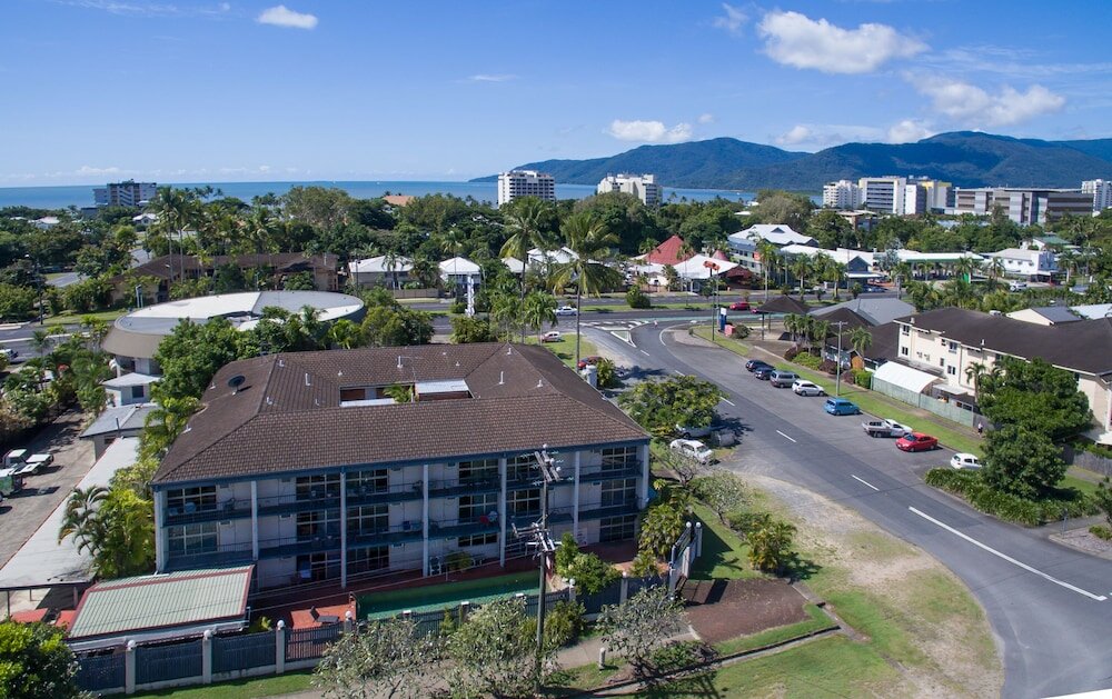 Фото Cairns Holiday Lodge