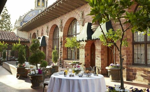 Гостиница The Mission Inn Hotel & SPA в Фонтане