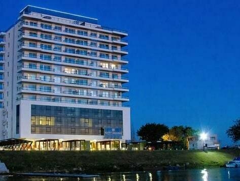 Гостиница Hotel Puerto Amarras в Санте-Фе