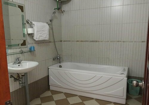 Гостиница Hoang Gia 1 Hotel в Хатини