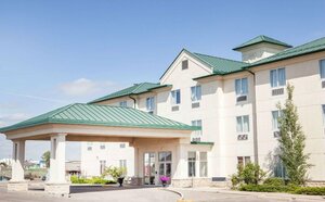 Гостиница Ramada by Wyndham Estevan