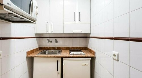 Гостиница Apartamentos Resitur в Севилье