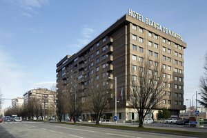 отель Hotel Blanca de Navarra