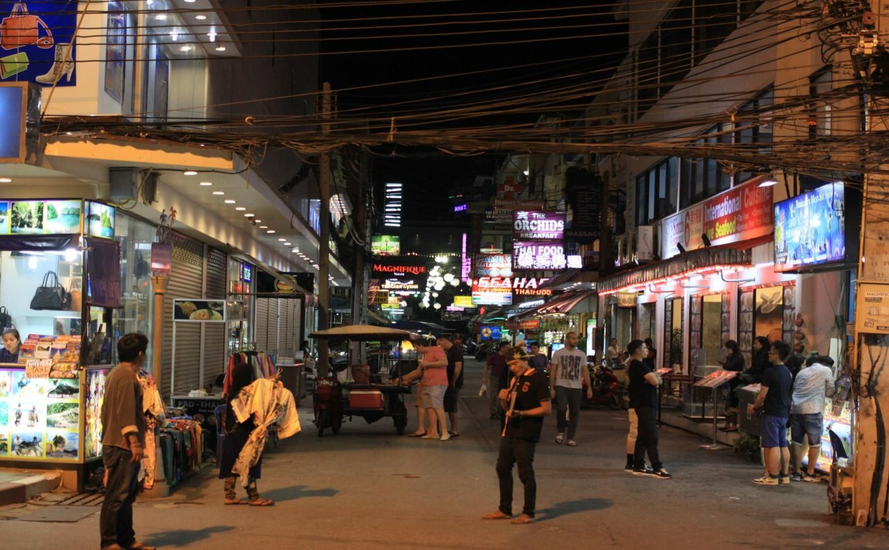 Armoni Patong Beach Hotel - 9