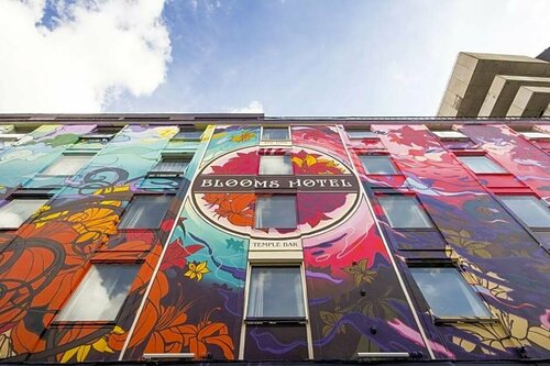 Гостиница Blooms Hotel в Дублине