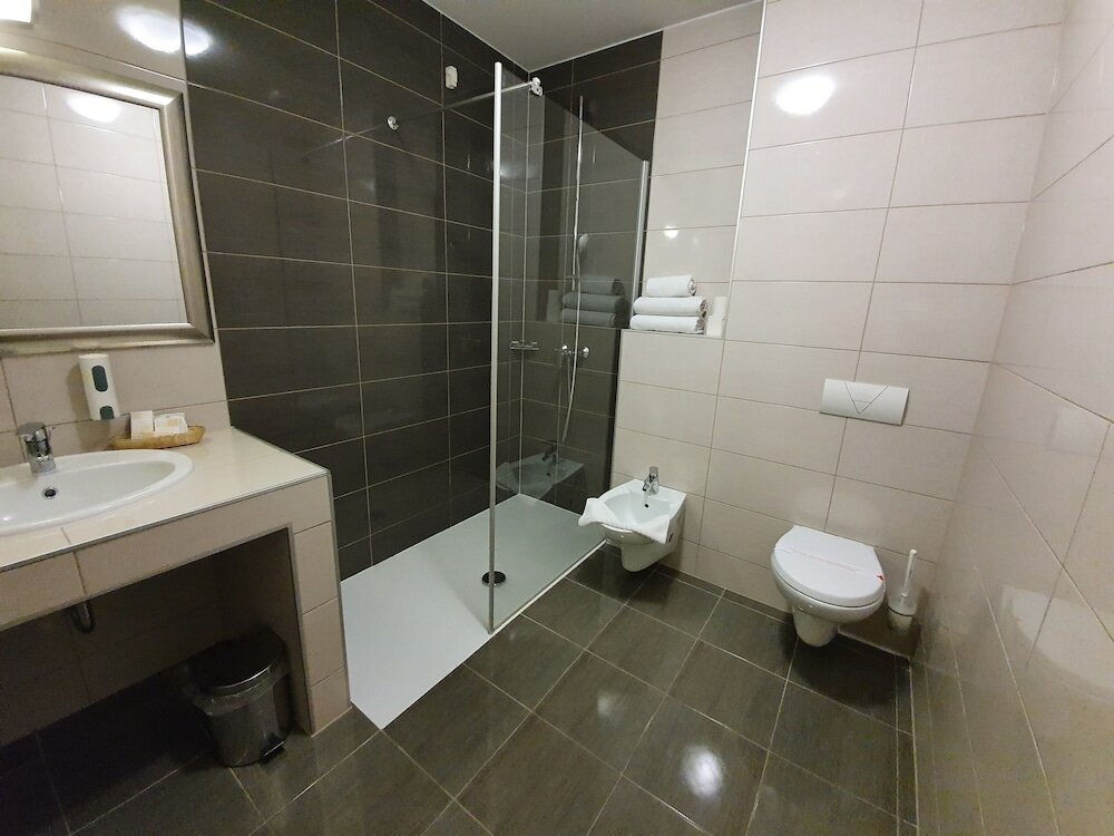 Фото Hotel Brotnjo