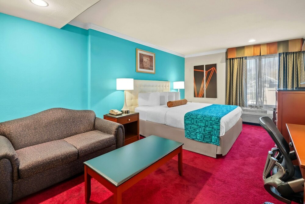 Фото Howard Johnson by Wyndham Pasadena