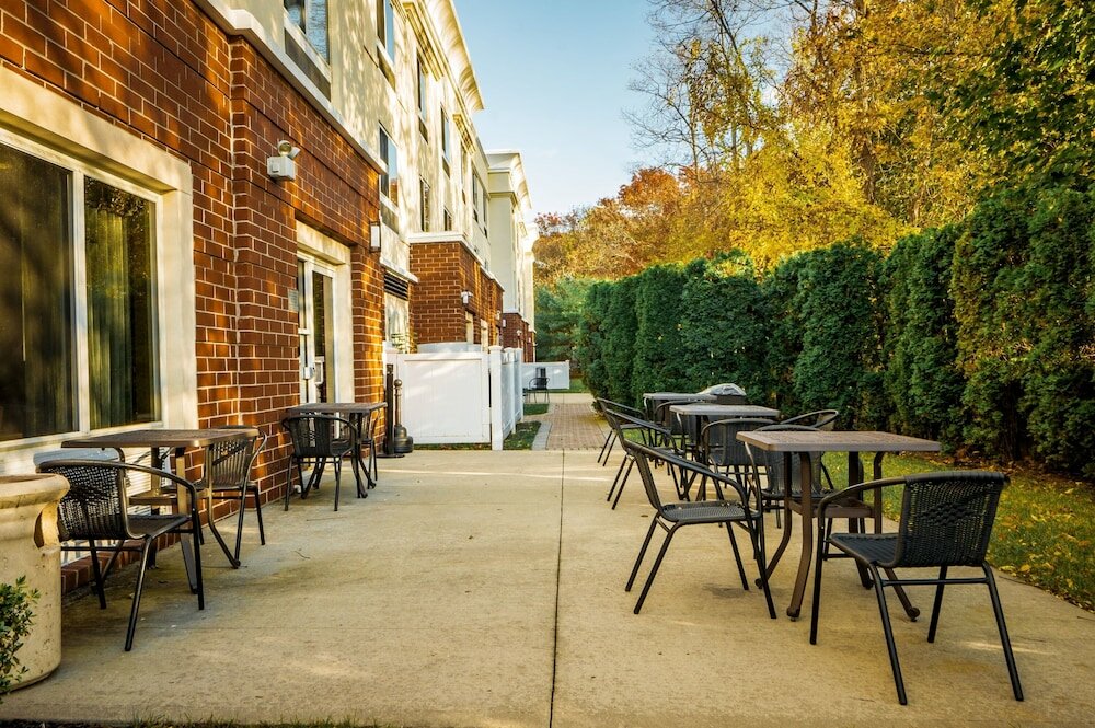 Фото Fairfield Inn by Marriott Medford Long Island