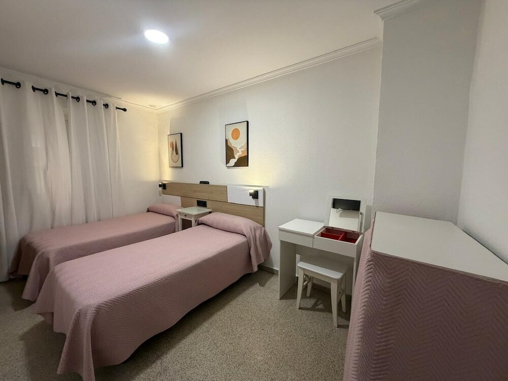 Фото Hostal Bahia