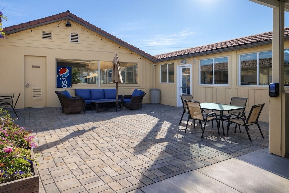 Фото El Castell Motel