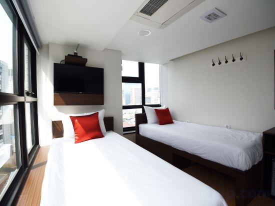 Фото 57 Myeongdong Hostel