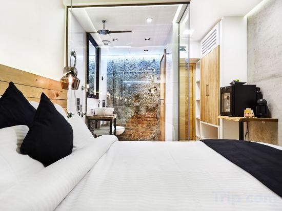 Фото One Luxury Suites