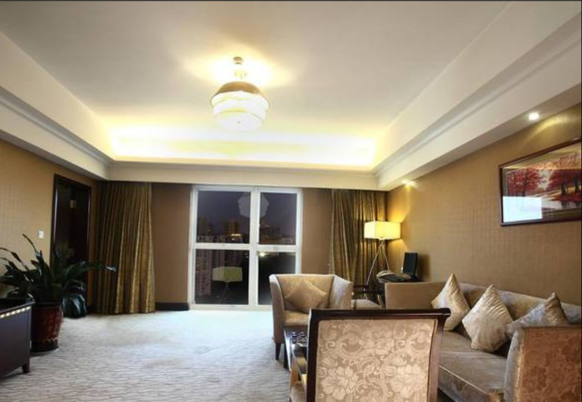 Фото Vaya International Hotel