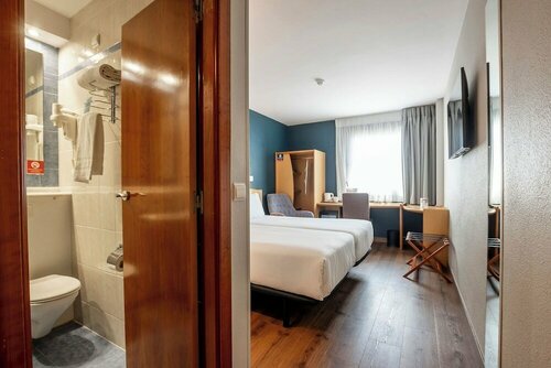 Гостиница Travelodge Alicante Puerto в Аликанте