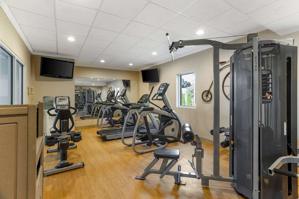 Фото Best Western Plus Revere Inn & Suites