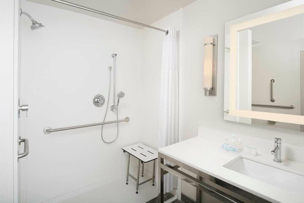 Фото Hilton Garden Inn San Antonio Downtown Riverwalk