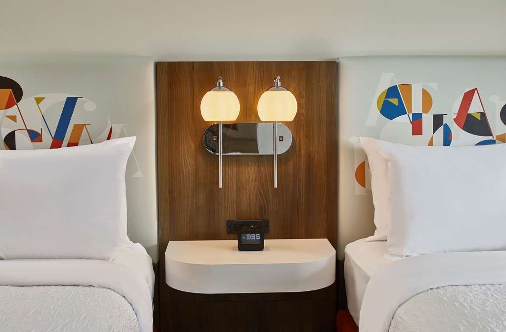 Фото Hampton Inn & Suites Atlanta-Midtown, Ga