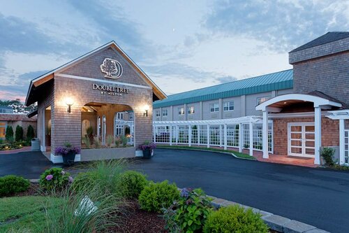 Гостиница Doubletree by Hilton Cape Cod - Hyannis в Гианнисе