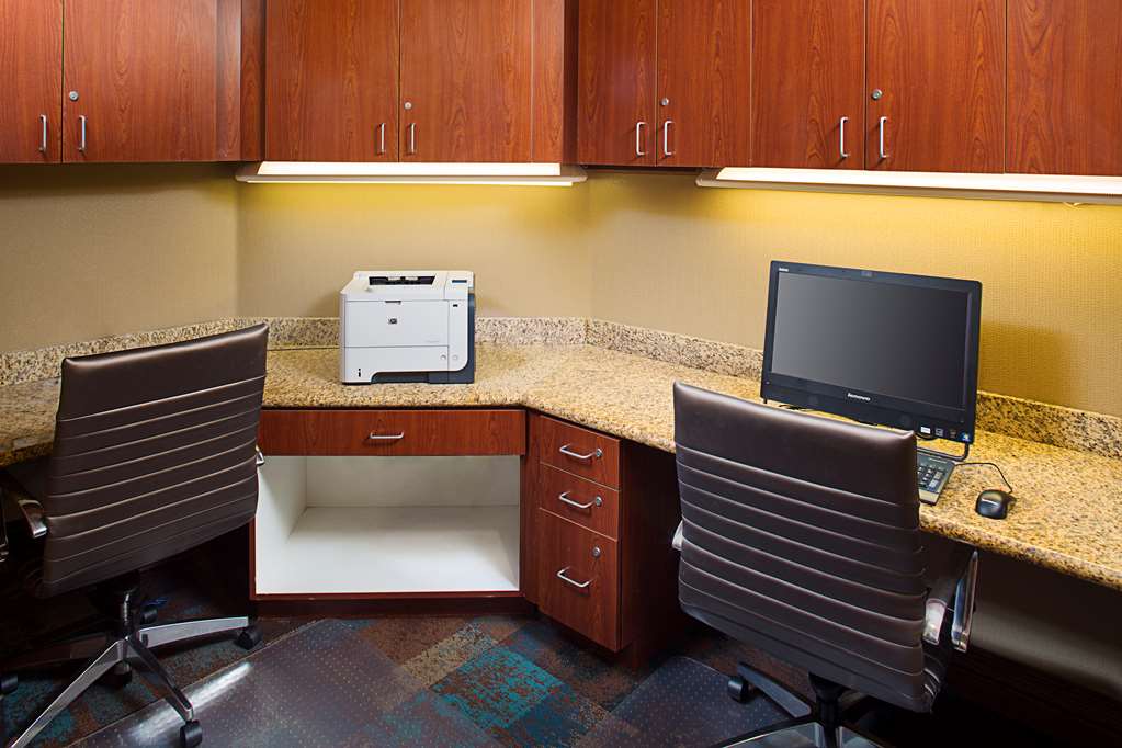 Фото Hampton Inn & Suites Lancaster