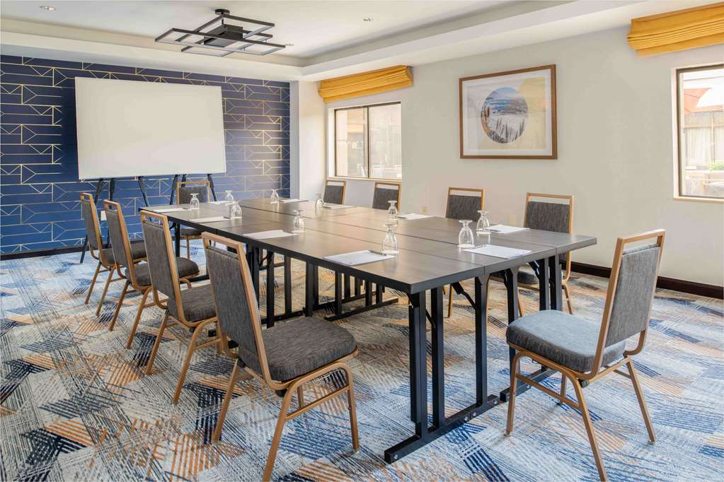 Фото Doubletree Hotel San Francisco Airport