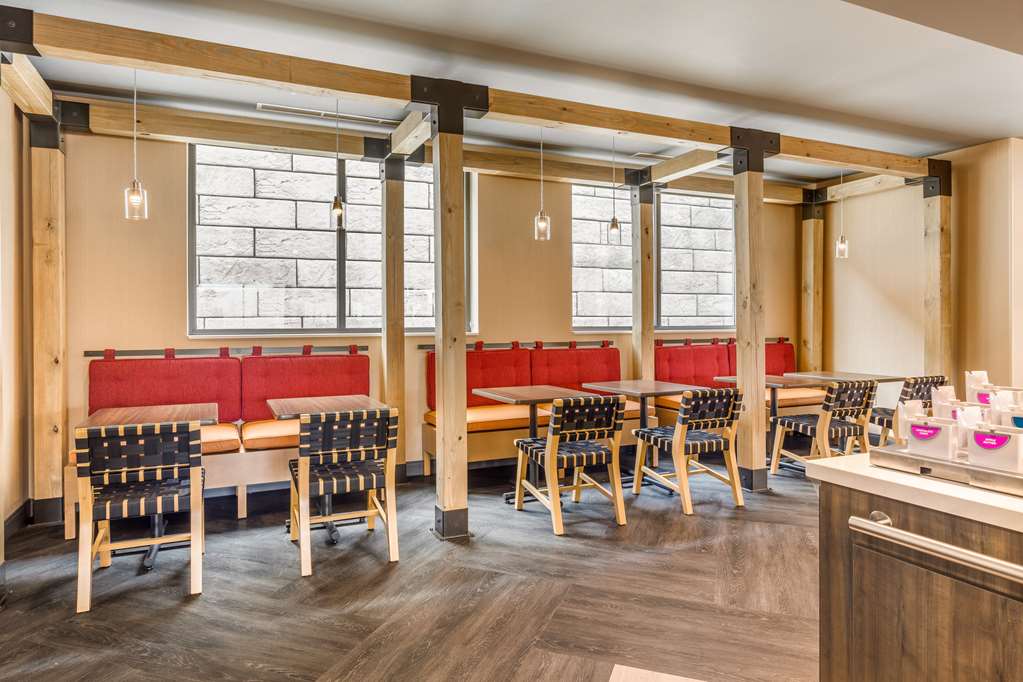 Фото Tru by Hilton Madison West, Wi