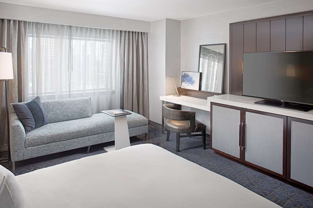 Фото Hilton Boston Back Bay