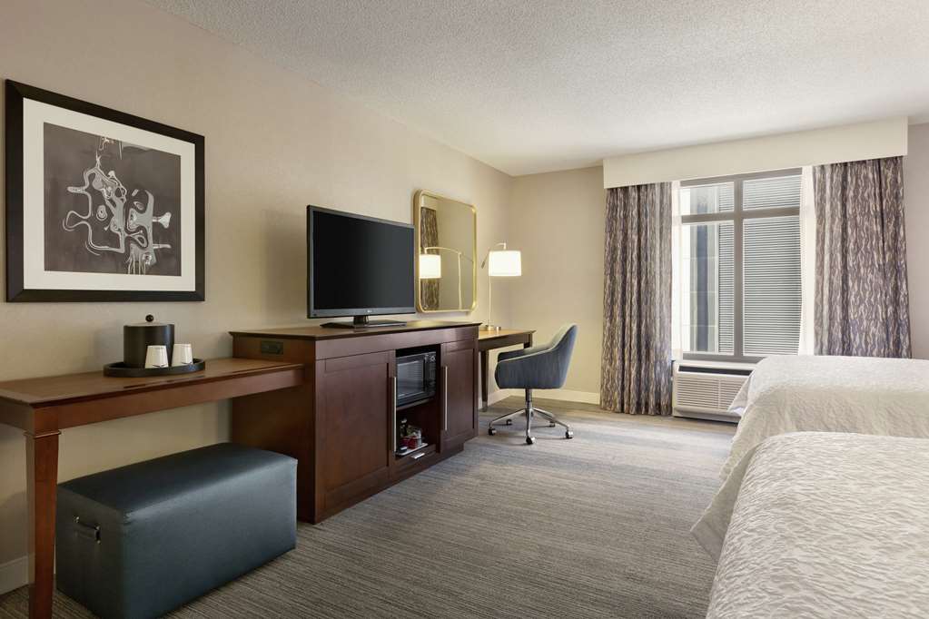 Фото Hampton Inn & Suites Nashville Downtown
