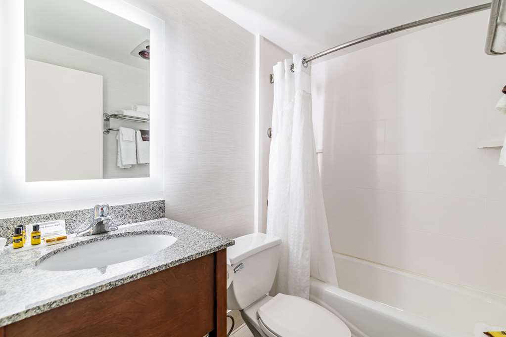Фото Best Western Springfield Hotel