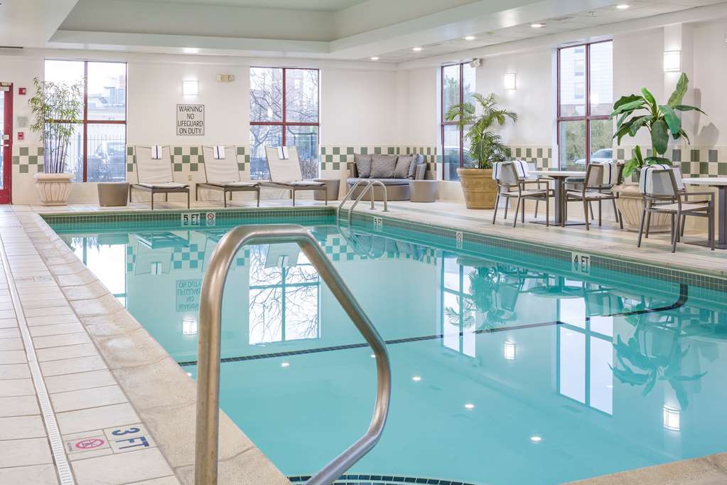 Фото Doubletree by Hilton Boston Logan Airport Chelsea