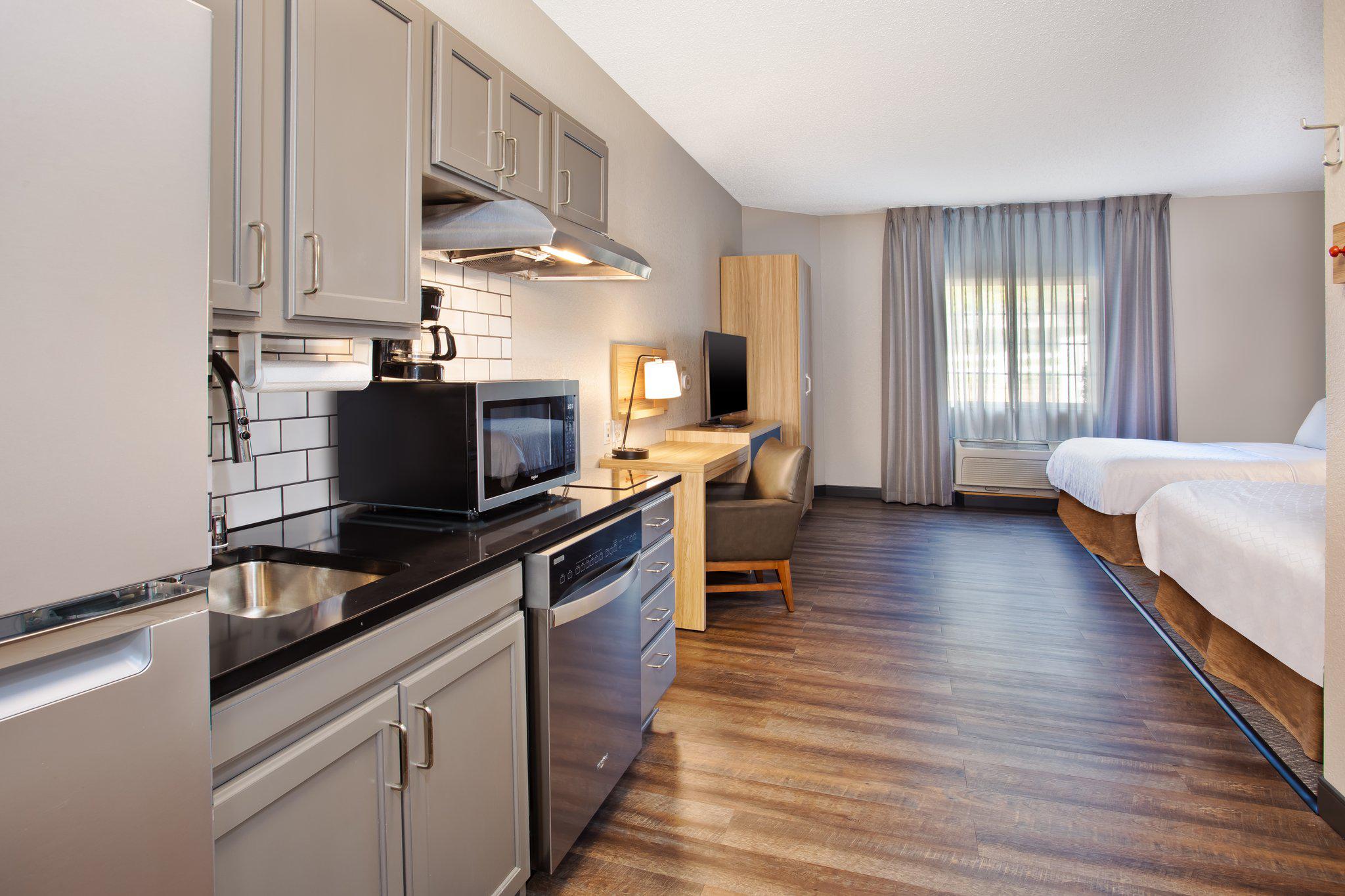 Фото Candlewood Suites Kenosha, an Ihg Hotel