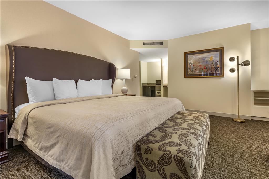 Фото Best Western Plus The Normandy Inn & Suites