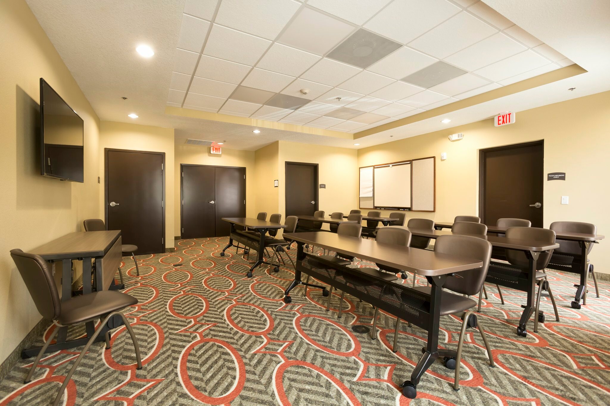 Фото Staybridge Suites Orlando at SeaWorld, an Ihg Hotel