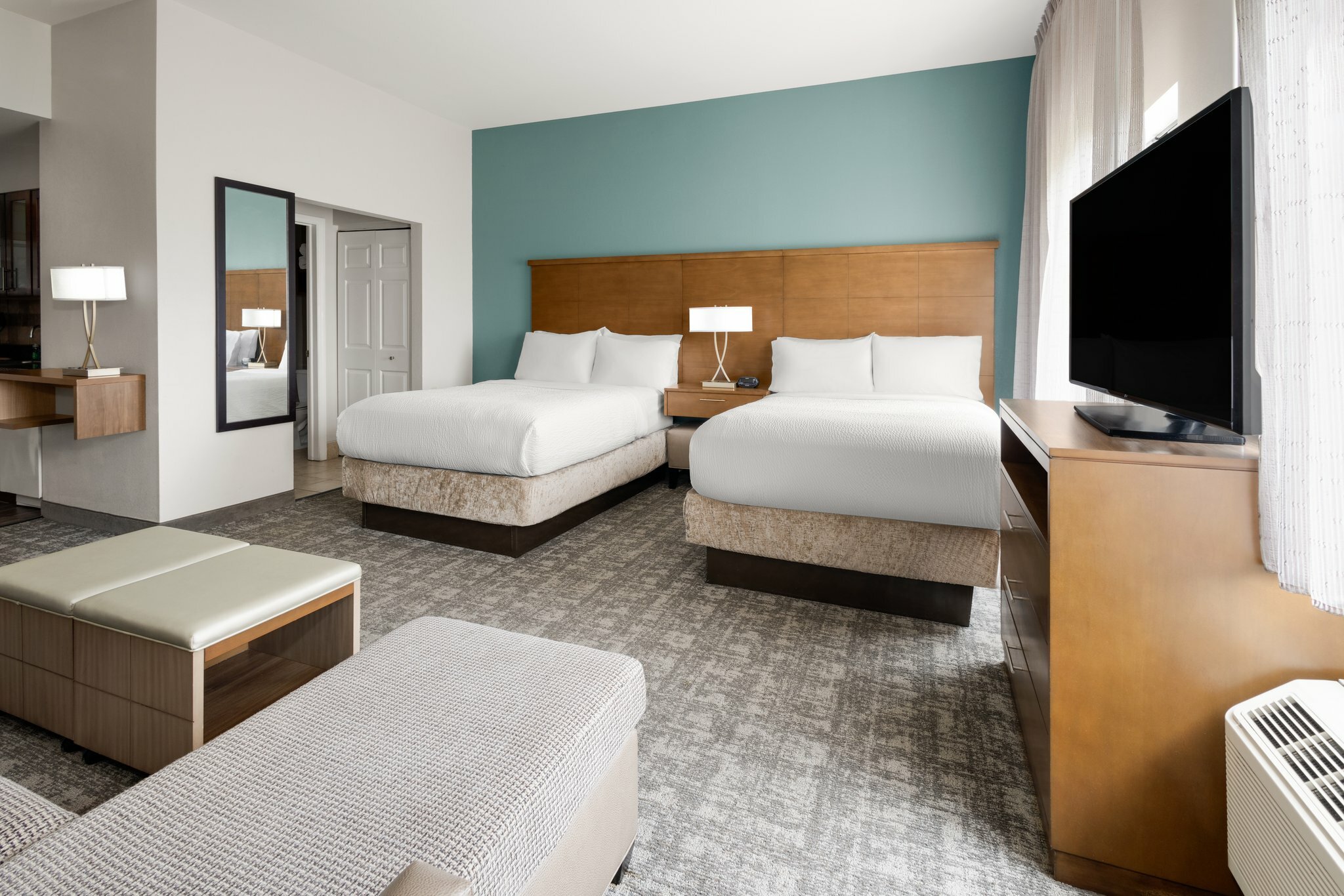 Фото Staybridge Suites Harrisburg, an Ihg Hotel