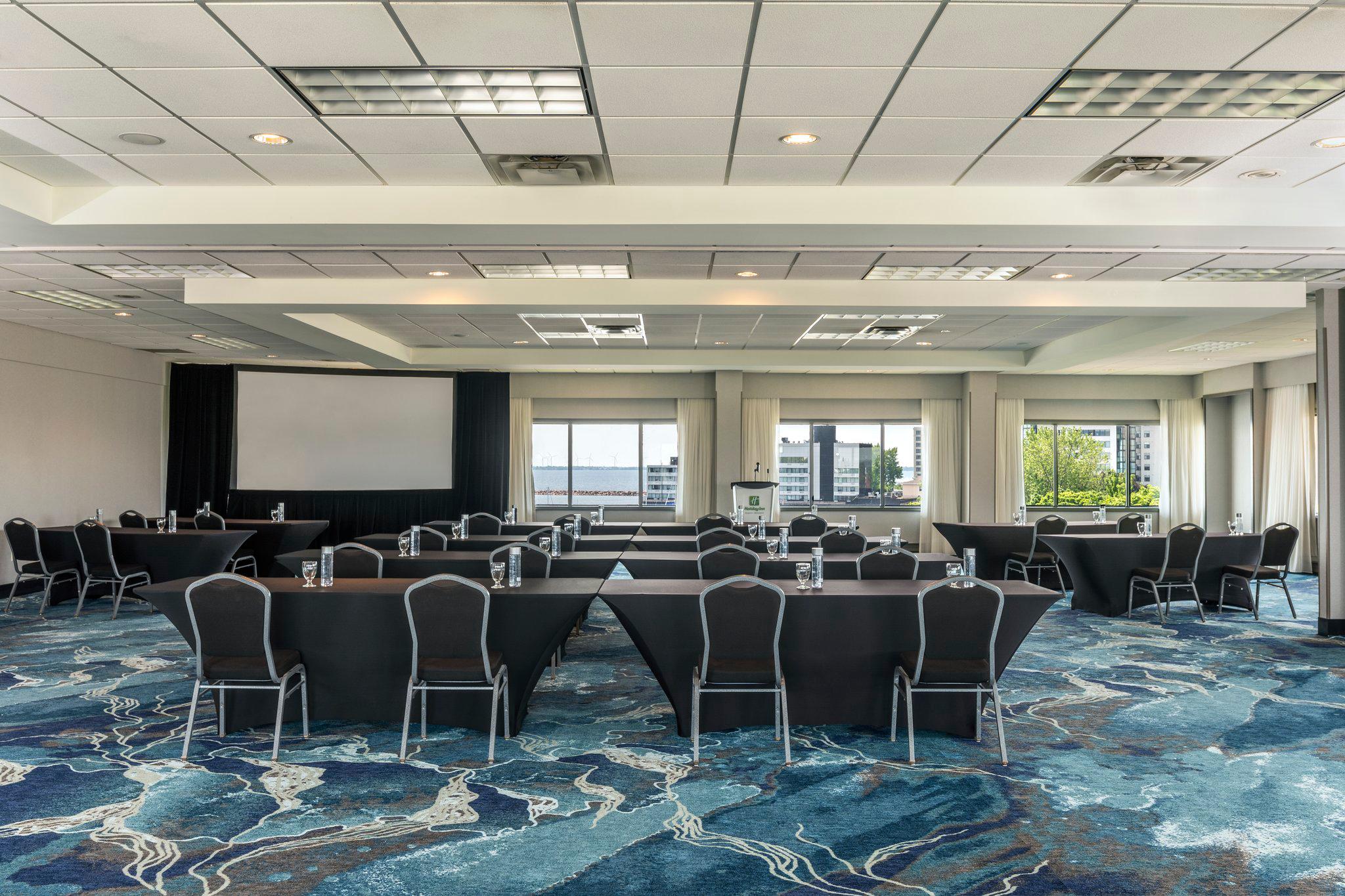 Фото Holiday Inn Kingston Waterfront