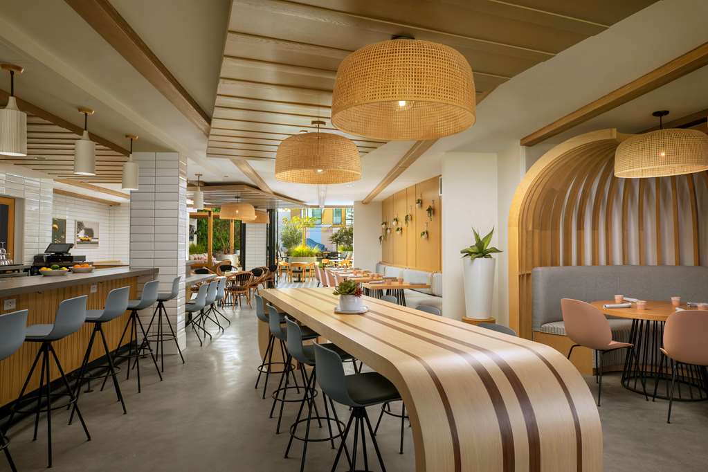 Фото The Monsaraz San Diego, Tapestry Collection by Hilton