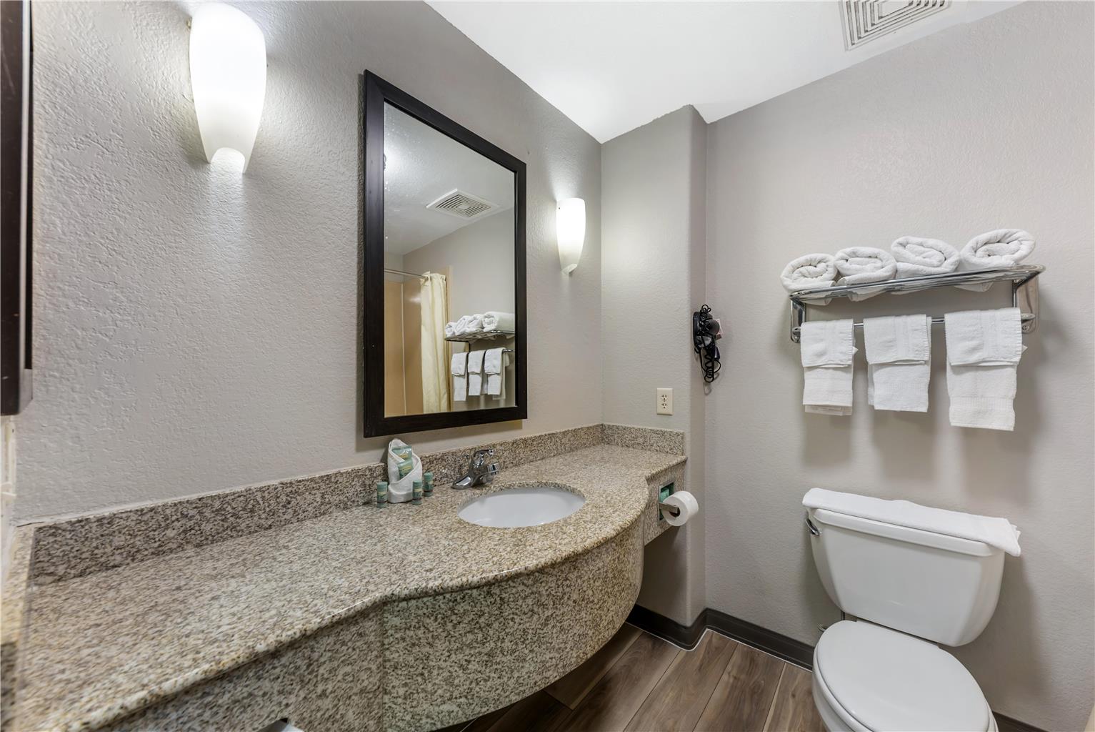 Фото SureStay Plus Hotel by Best Western San Antonio SeaWorld