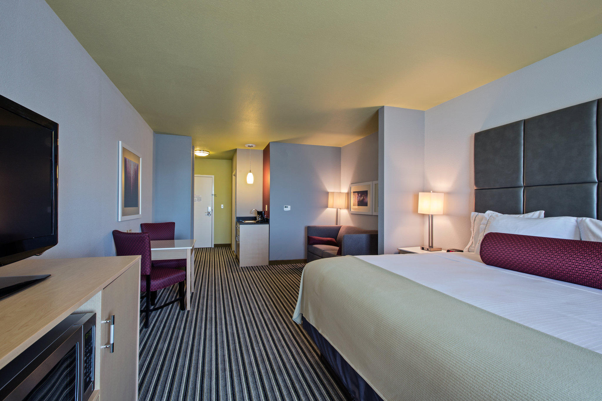 Фото Holiday Inn Express Hotel & Suites, Carlisle-Harrisburg Area, an Ihg Hotel